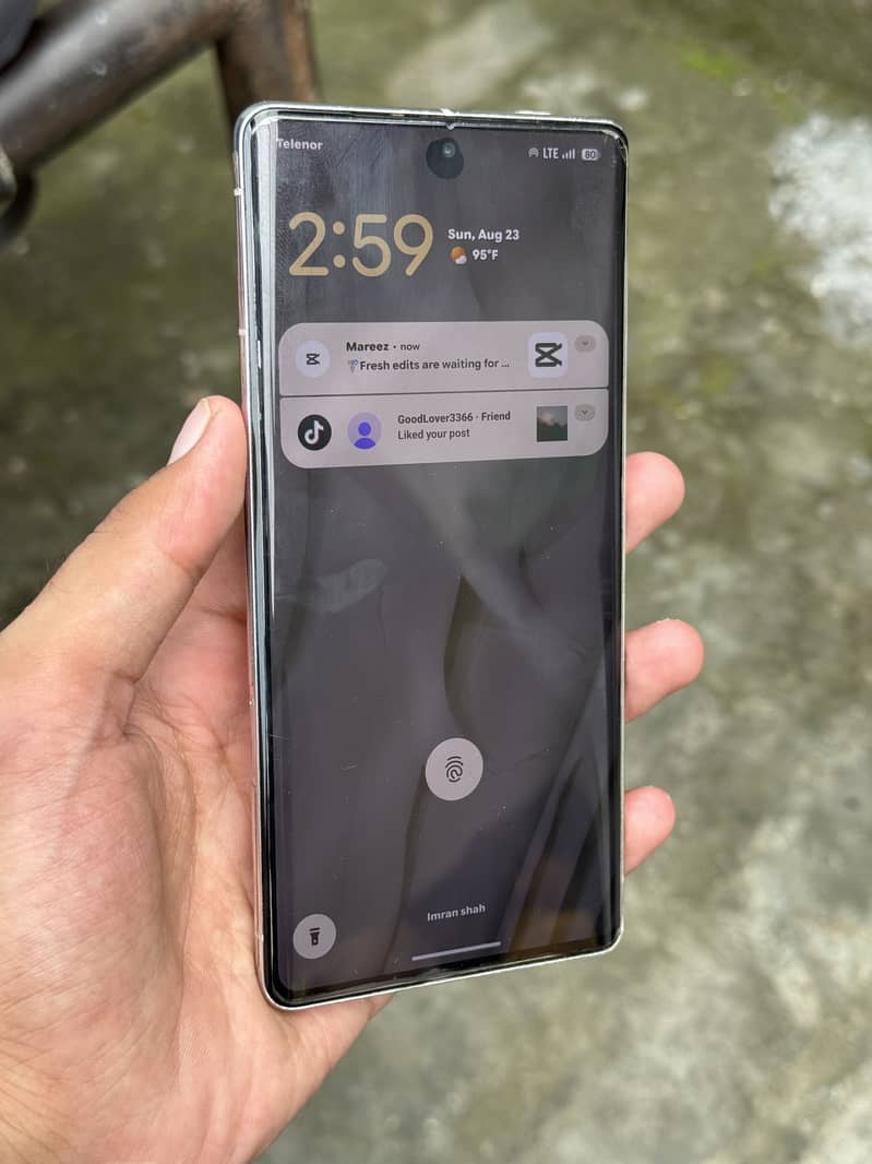 Google Pixel 7 Pro Display dot 4