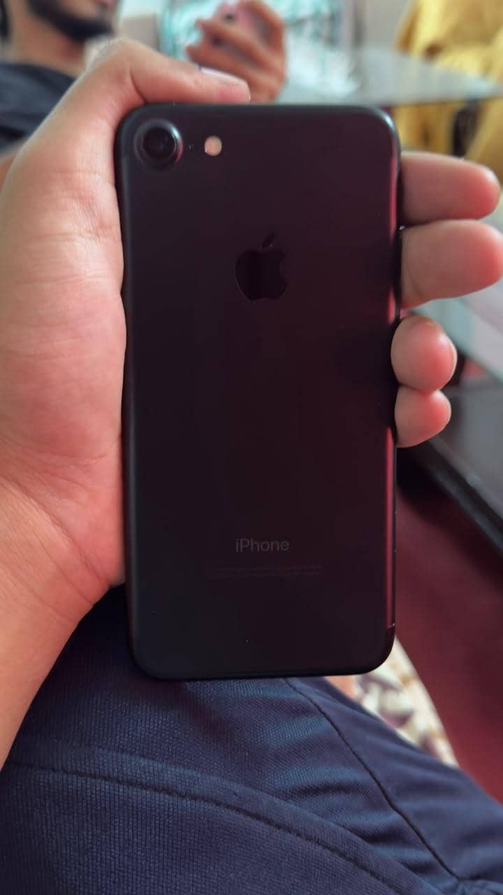 Apple iPhone 7 2