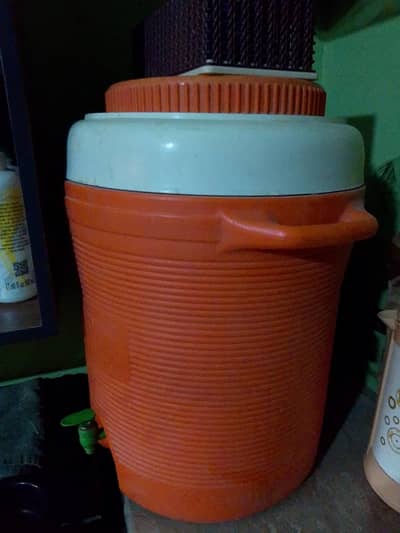 coolar. Stols. Corner. Counter For Sale