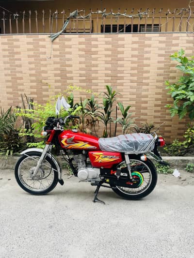 Honda cg 125 2021 model brand new bike 10/10 condition