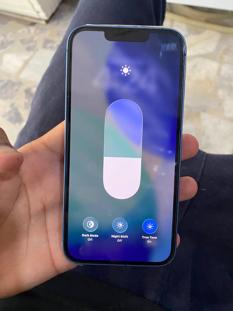 Apple iPhone 13 5