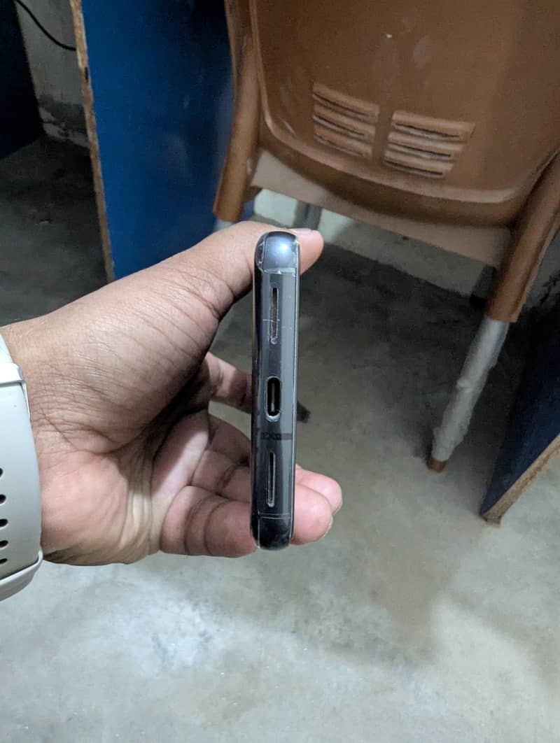 Google Pixel 8 4