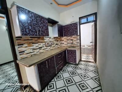 3 Bed Lounge with Roof 4th floor apartment