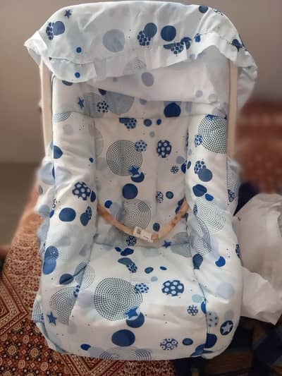 removable carry cot and rocker