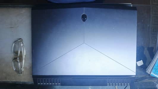 Alienware 15 R3 - i5 7th Gen / GTX 1050 Ti / 16GB RAM (Quick Sale)