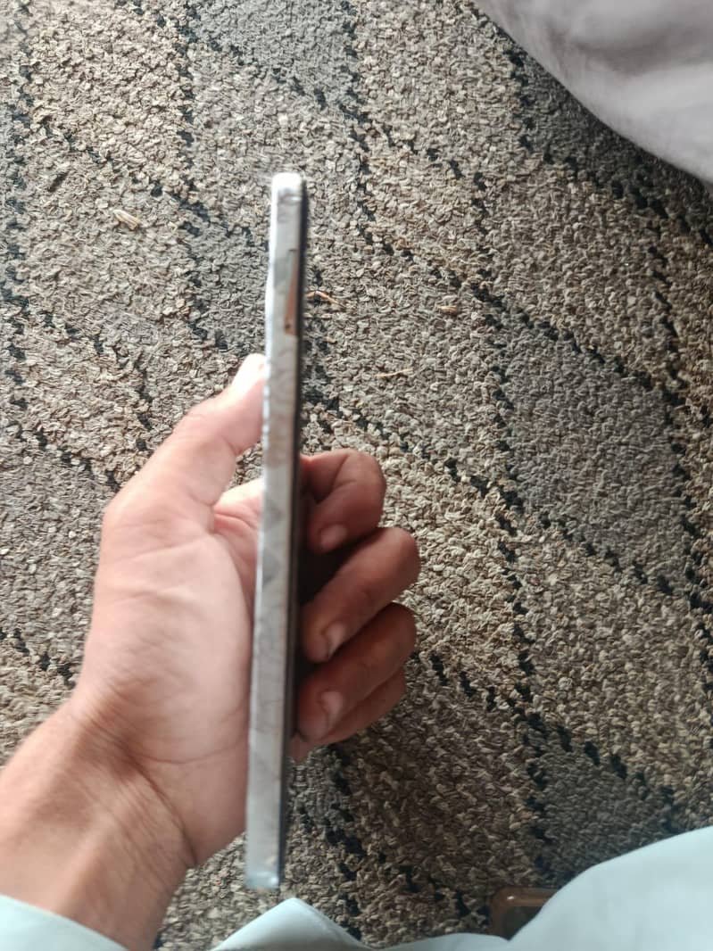Tecno CAMON 30 1