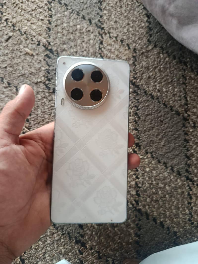 Tecno CAMON 30 3