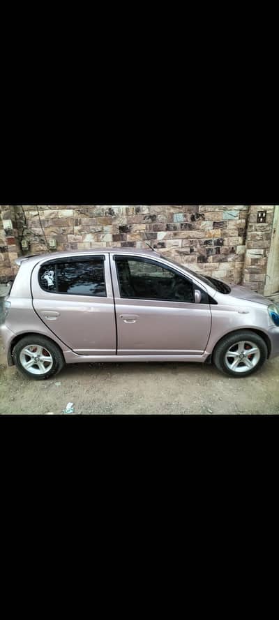 Toyota Vitz 2000
