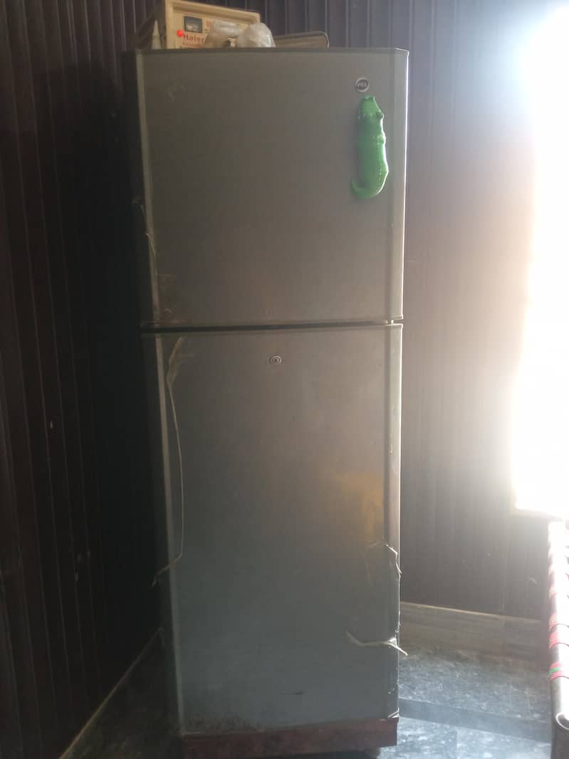 Refrigerator 0