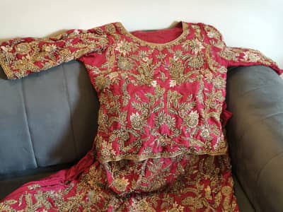 Heavly embroidered Pre-loved bridal dress