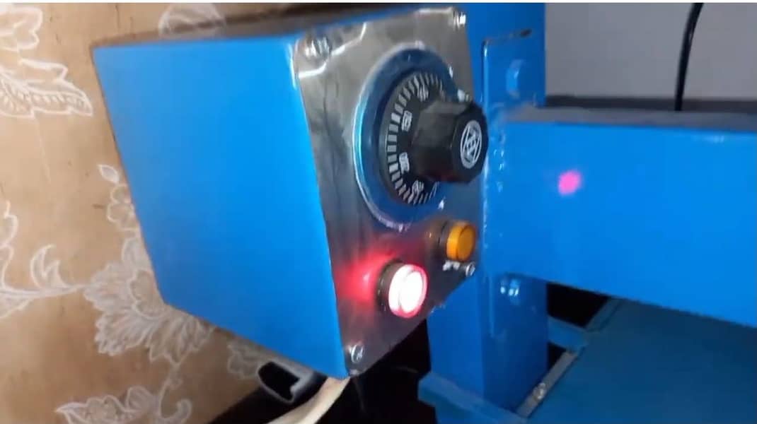 Packing machine 1