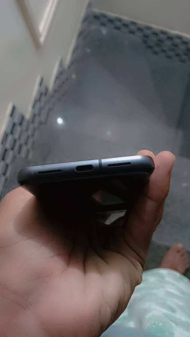 Google Pixel 8 2