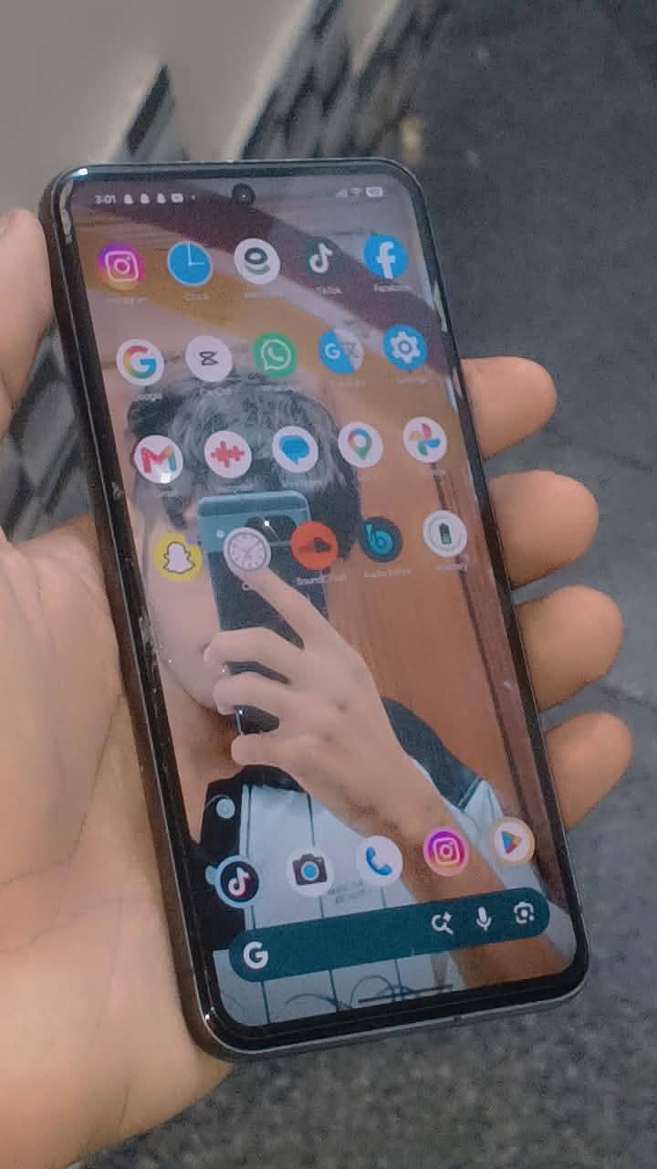 Google Pixel 8 4