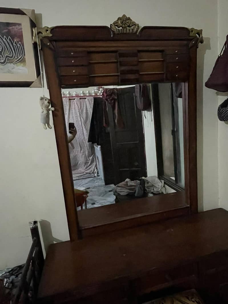 dressing table. used 0