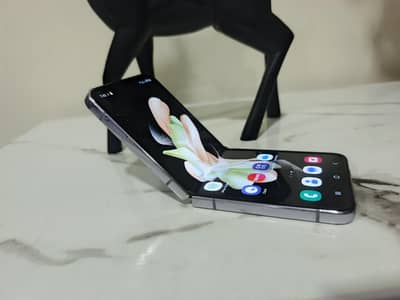 Samsung Mobile Z Flip 4 PTA 10/10