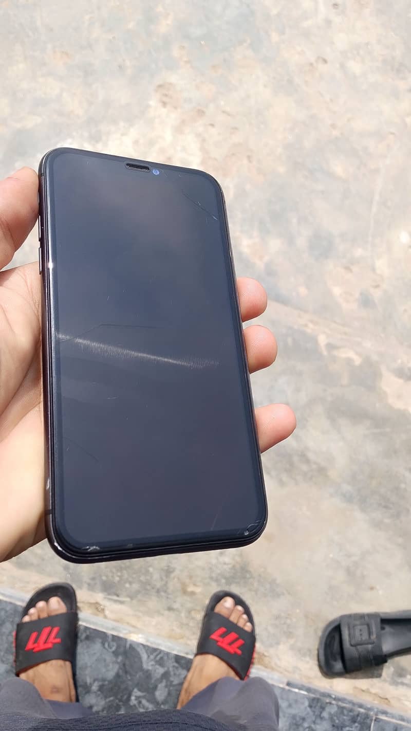iPhone 11 (camera not working) 1