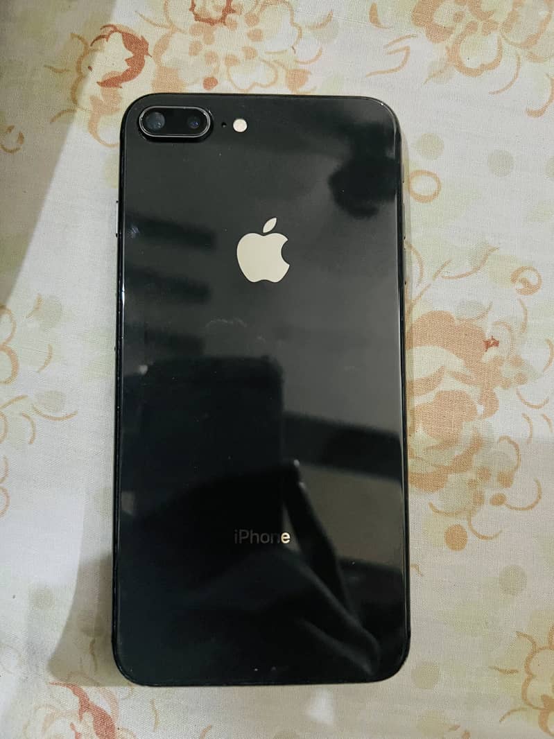 Apple iPhone 8 Plus 1
