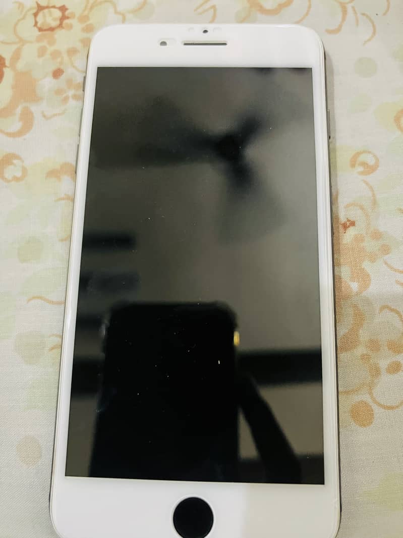 Apple iPhone 8 Plus 3