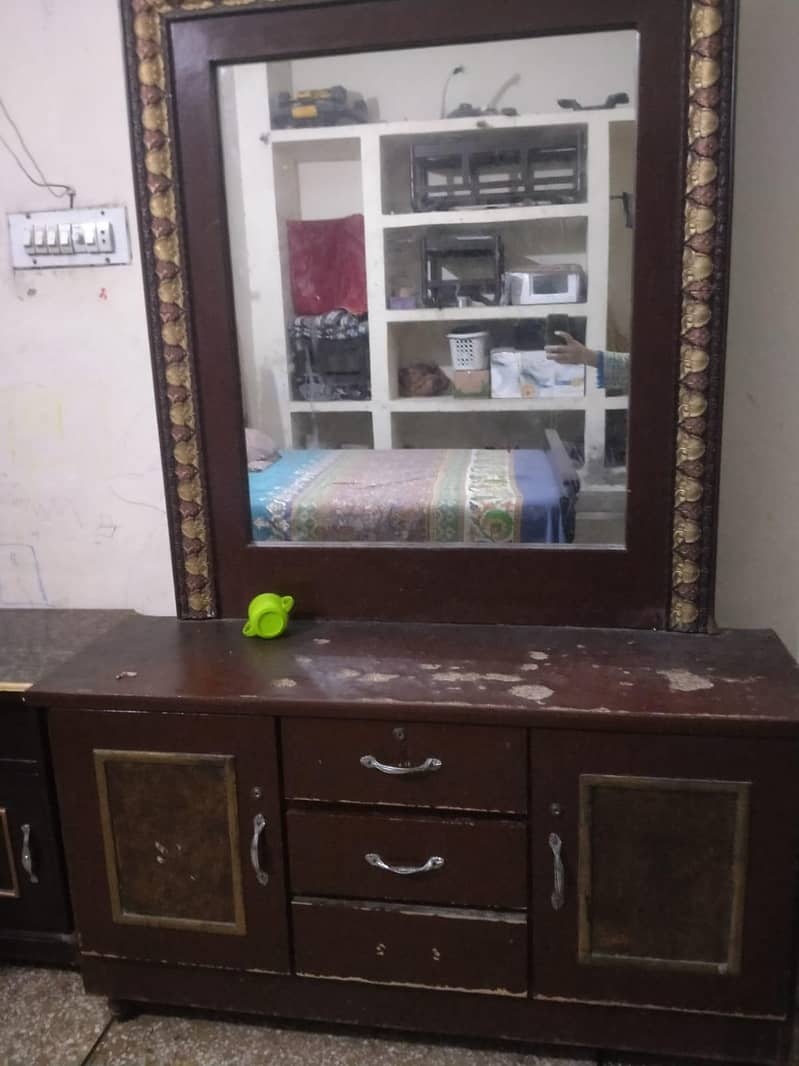 dressing table 1