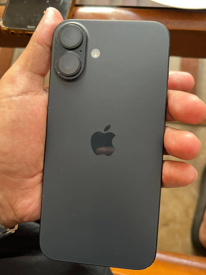Apple iPhone 16 Plus 0