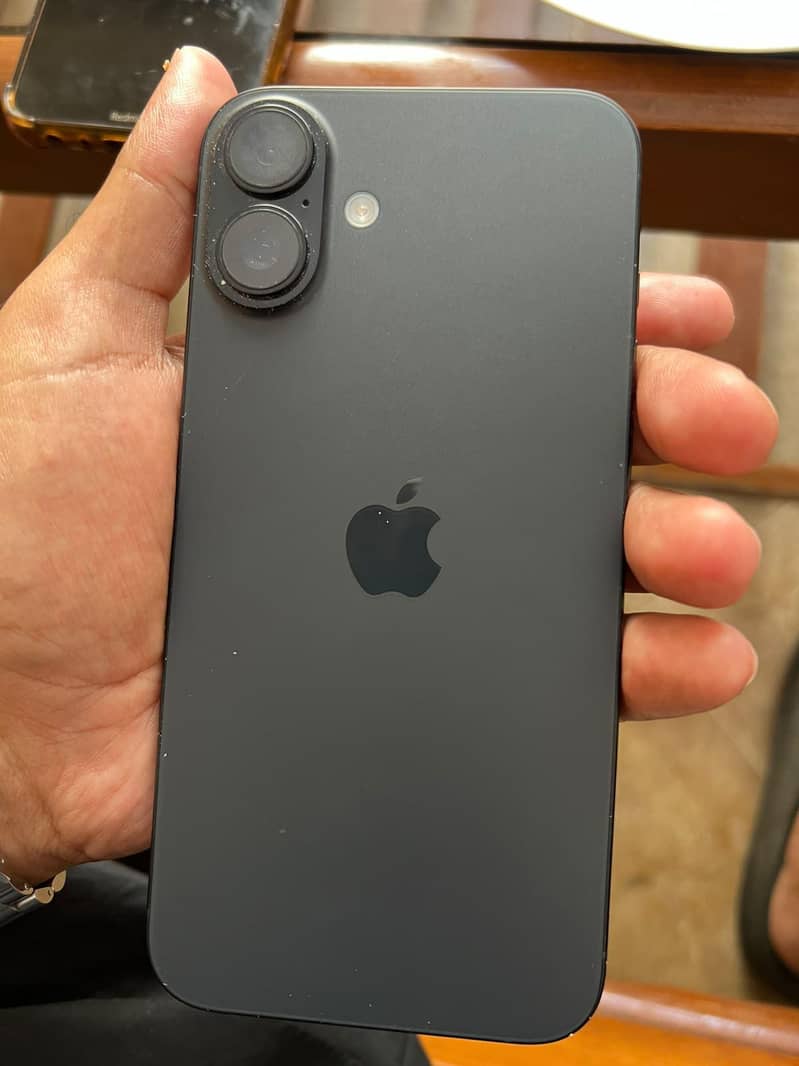 Apple iPhone 16 Plus 1