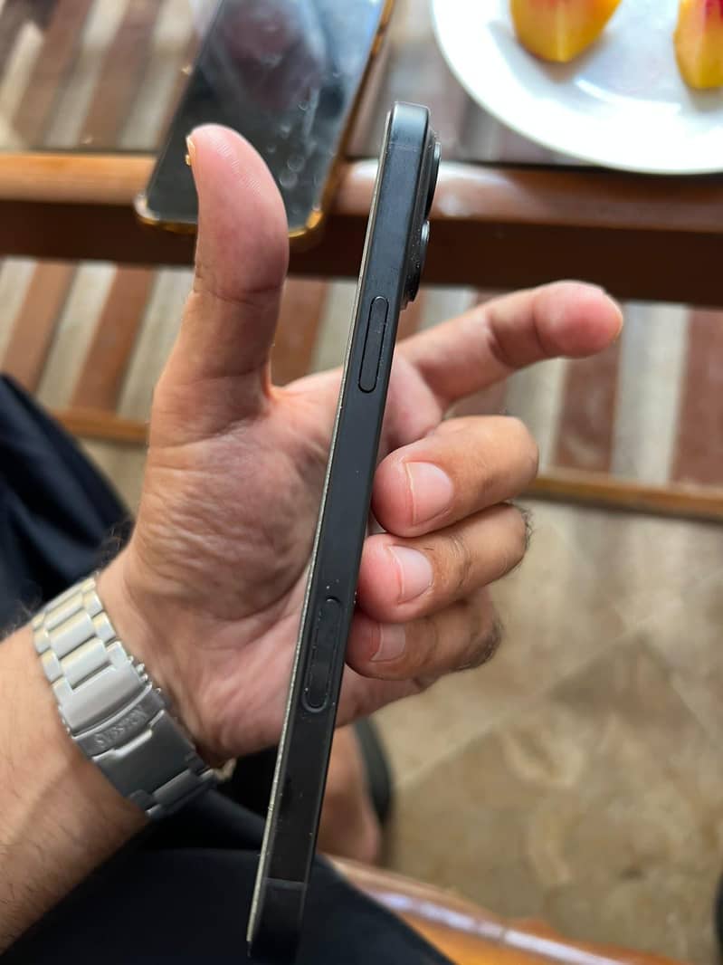 Apple iPhone 16 Plus 3