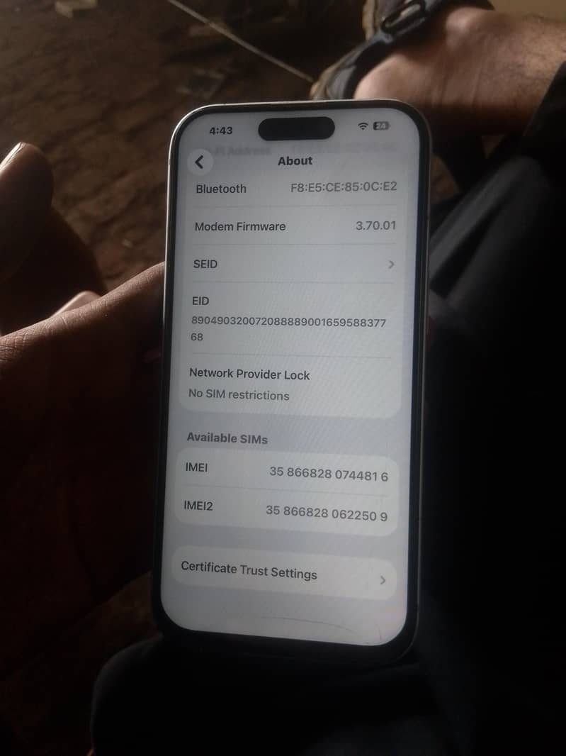 Apple iPhone 15 4