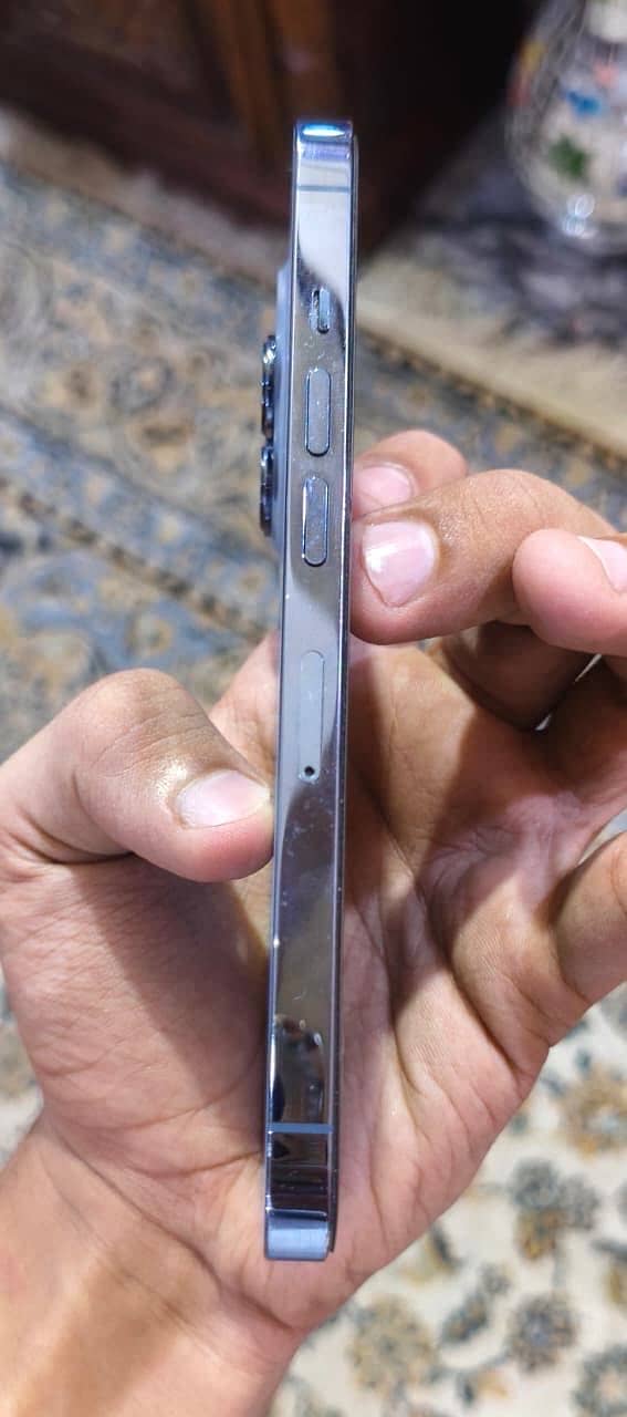 Apple iPhone 13 Pro 2