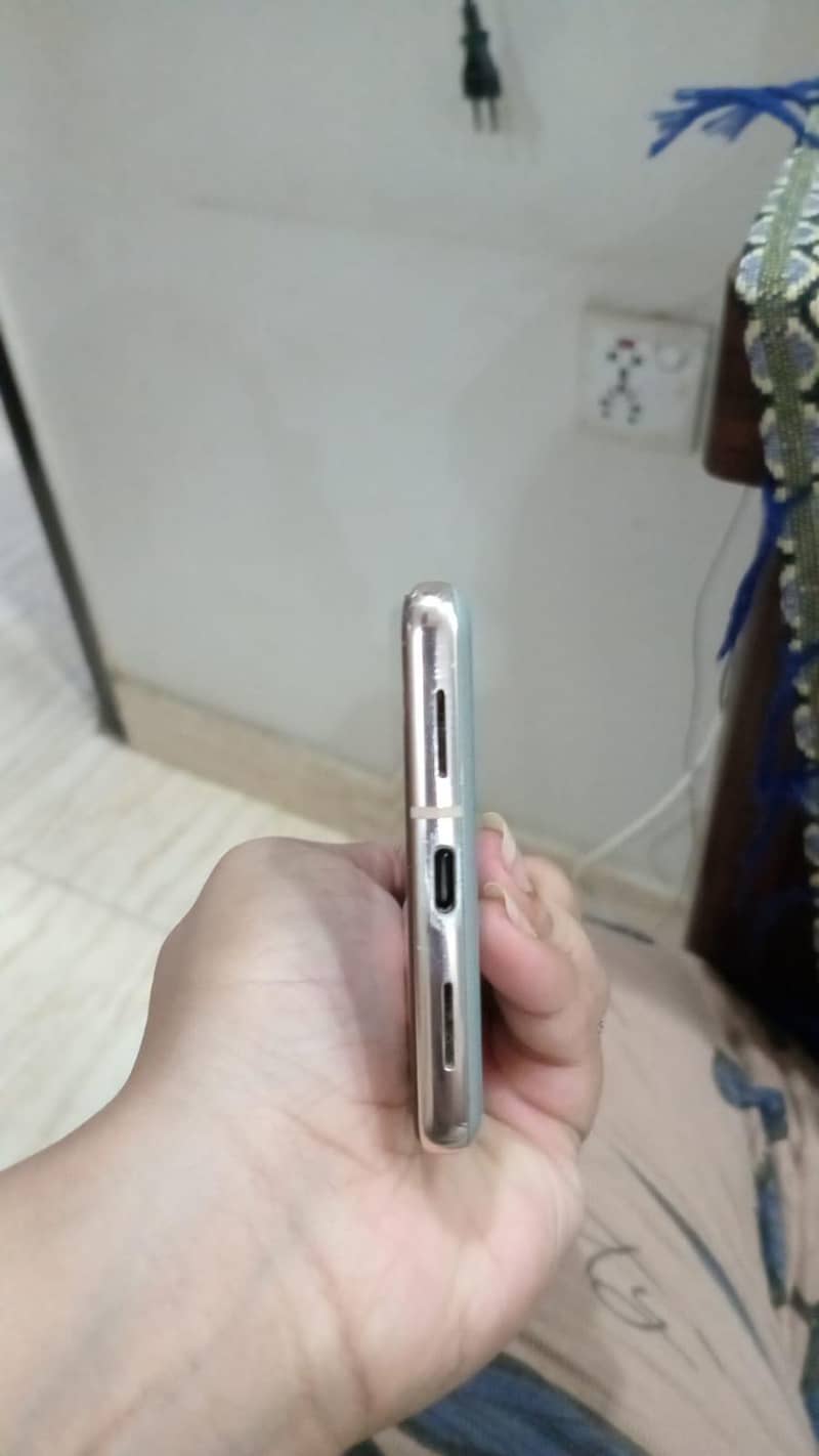 Google pixel 7pro 4