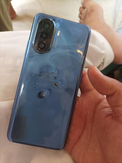 HUAWEI nova Y70