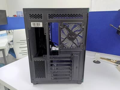 EC 124 Pro Gaming PC Case available for sale in excellent condition