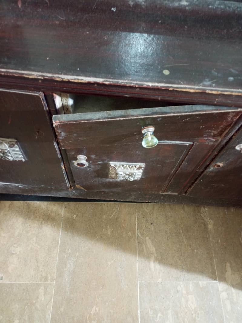 Dressing Table 3