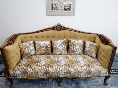 7 seater chinioti sofa A one condition  no repair no damage no fault