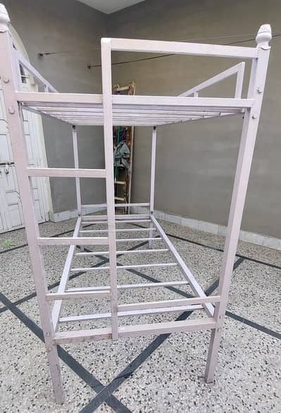 Iron bank bed for Sale in excellent Condition