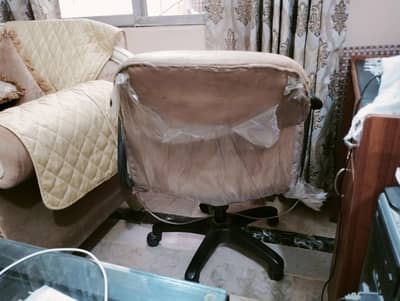 urgent sale! price is negotiable! Used Office Chair for Sale
