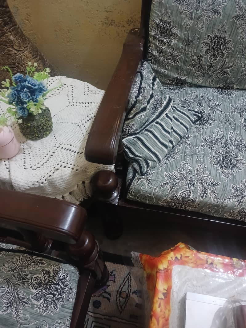 5 seater solid wood 1