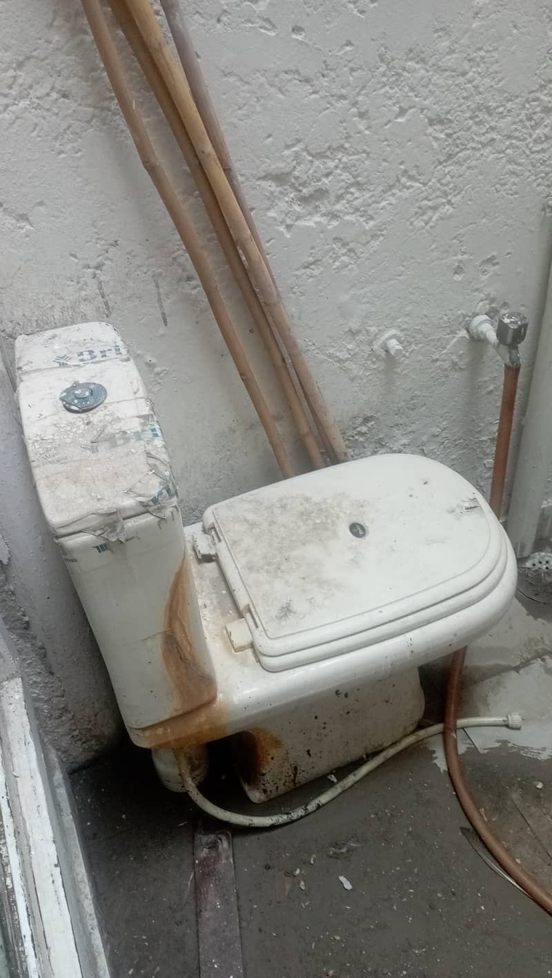 commode Flush Bathroom 1