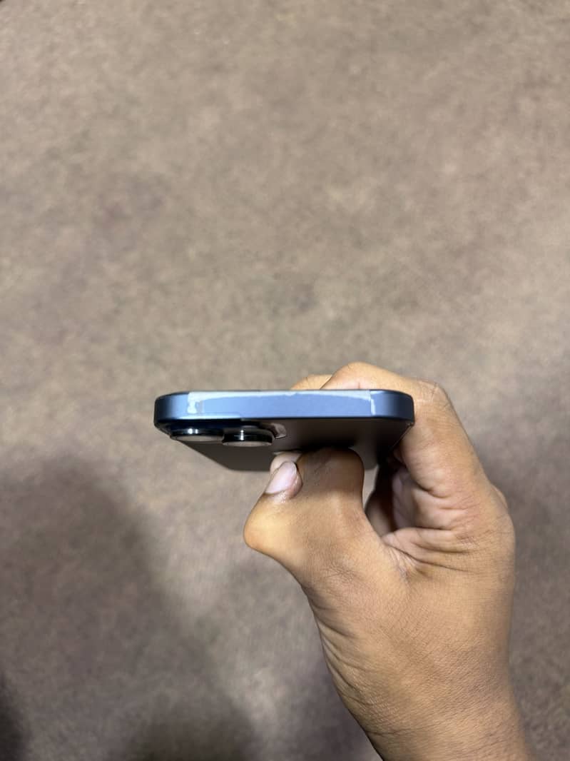 Apple iPhone 13 4