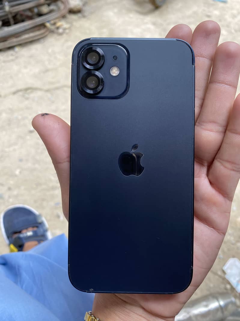 Apple iPhone 12 1