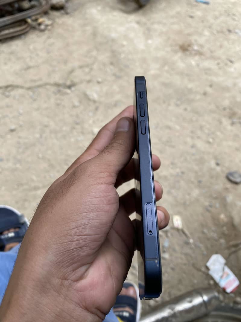 Apple iPhone 12 2