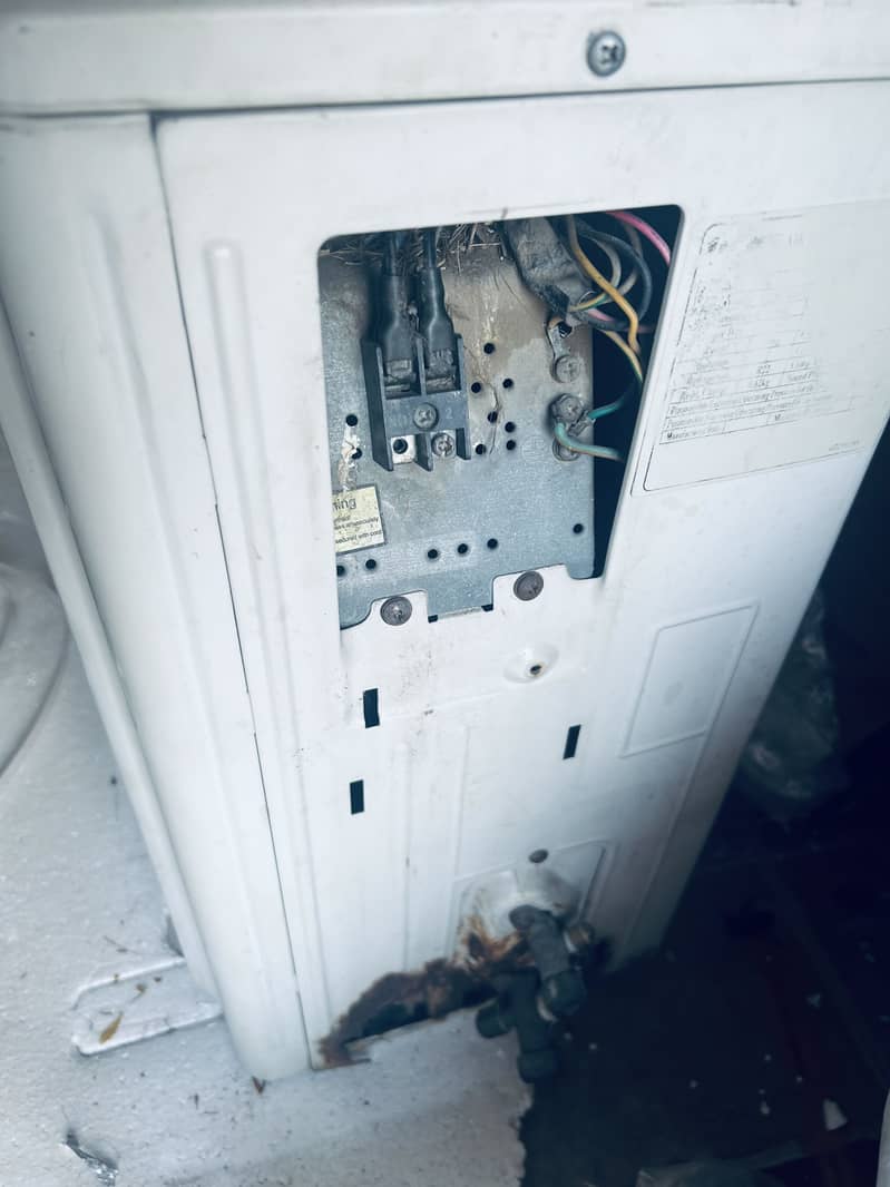 Split Ac in working condition 1