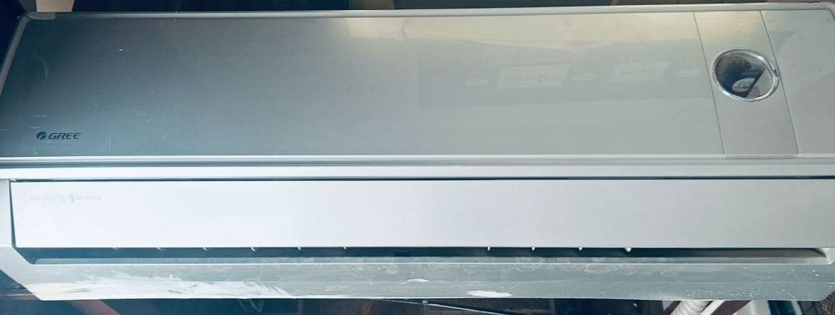 Split Ac in working condition 3