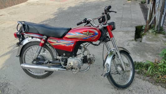 bilkul saaf bike hai mery nam p ha documents all clear isld num hai