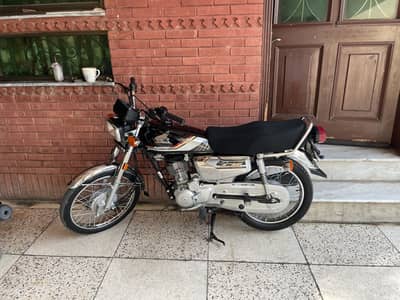 Honda 125 self start (0305 8418484)