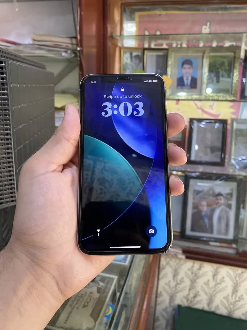 Apple iPhone X 3