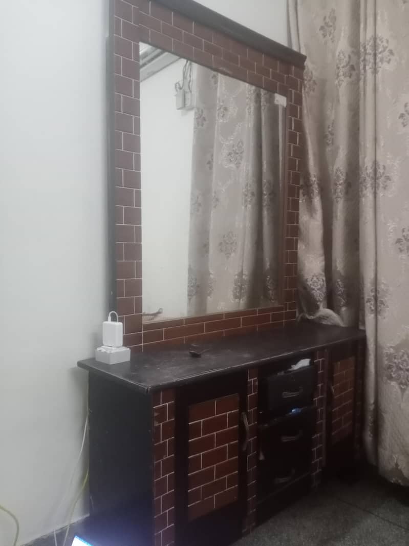 Dressing Table 0