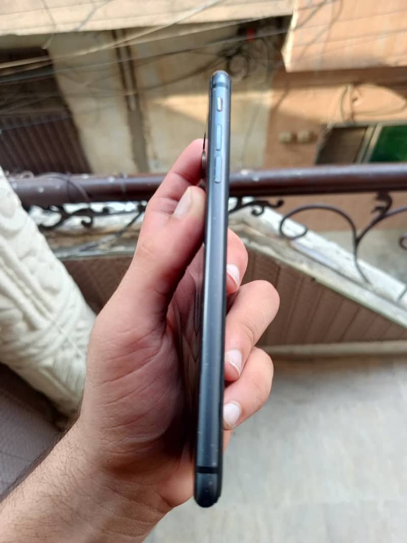 Apple iPhone 8 Plus 1