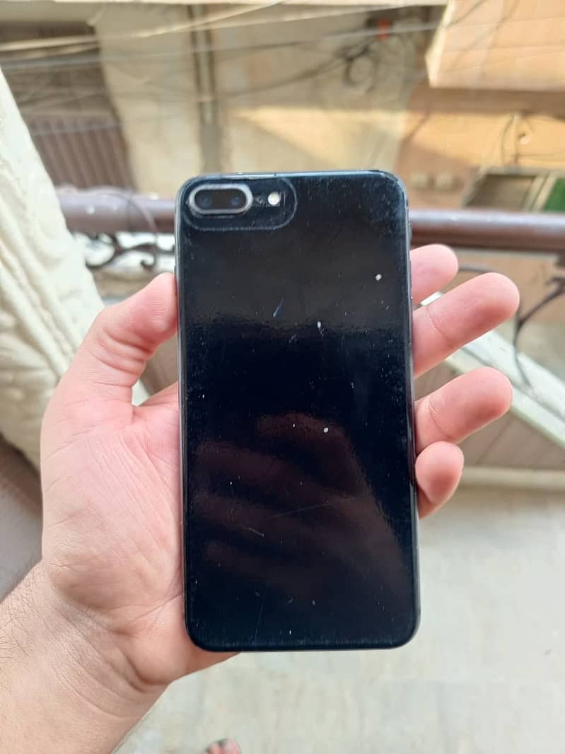 Apple iPhone 8 Plus 2