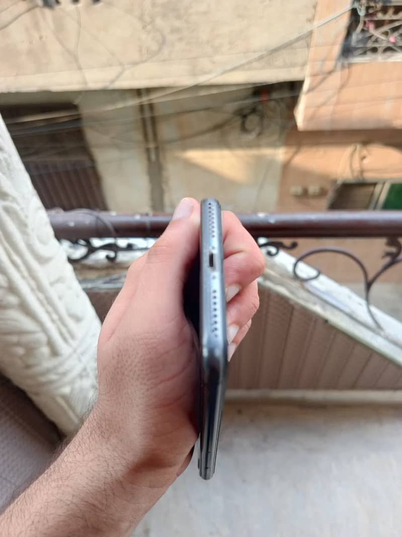 Apple iPhone 8 Plus 3