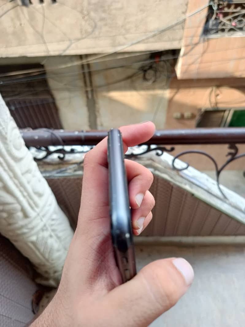 Apple iPhone 8 Plus 4